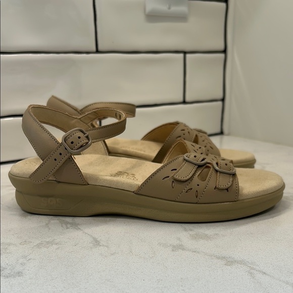 SAS Duo Natural Tan Sandals with Cushioned Footbed and Adjustable Straps 6W - Picture 16 of 16